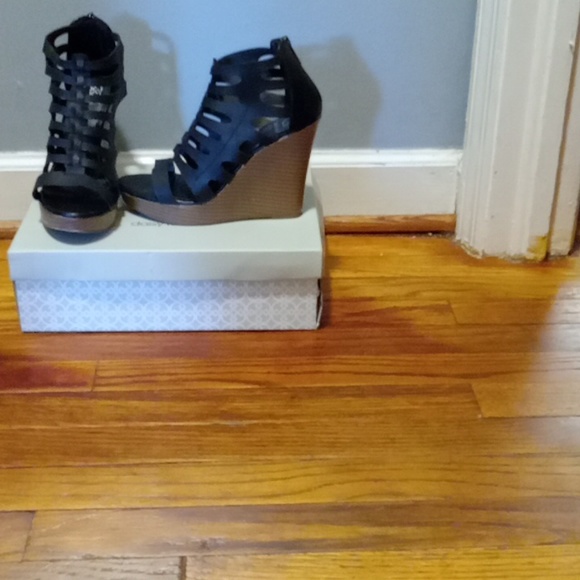 Black wedges - Picture 1 of 4